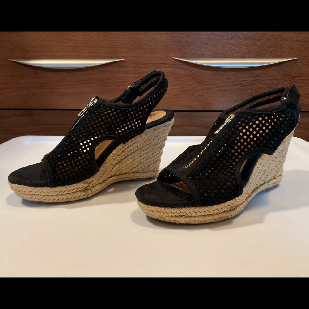 Black Sporty Wedges